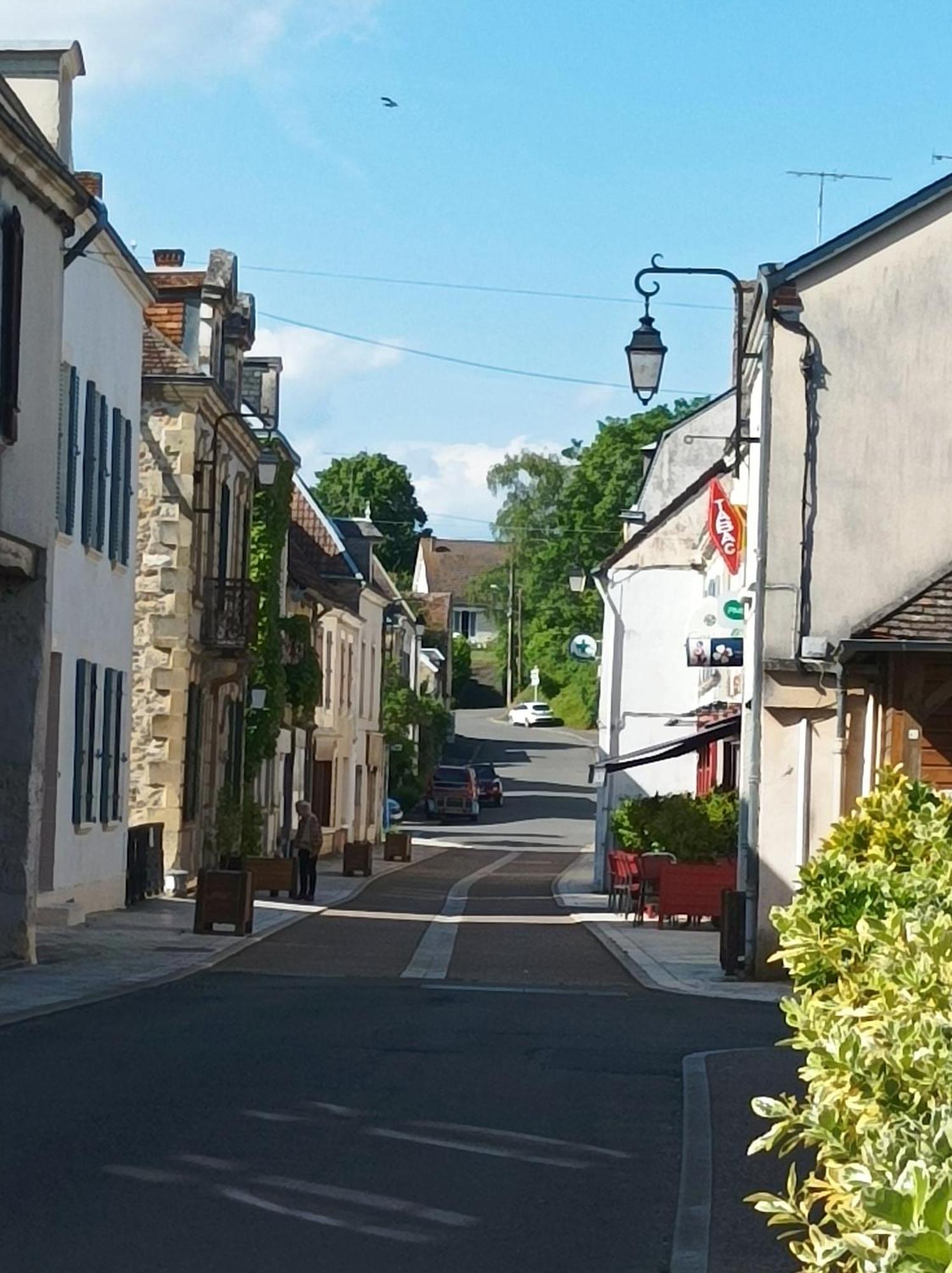 La Maison Au Bord De L'Eau Gracay Exterior foto